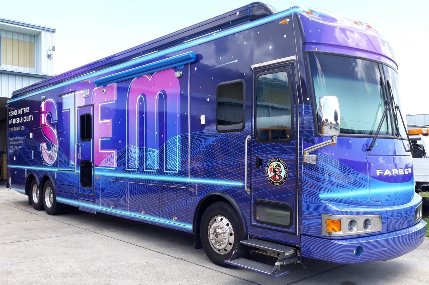exterior image of the stem mobile lab
